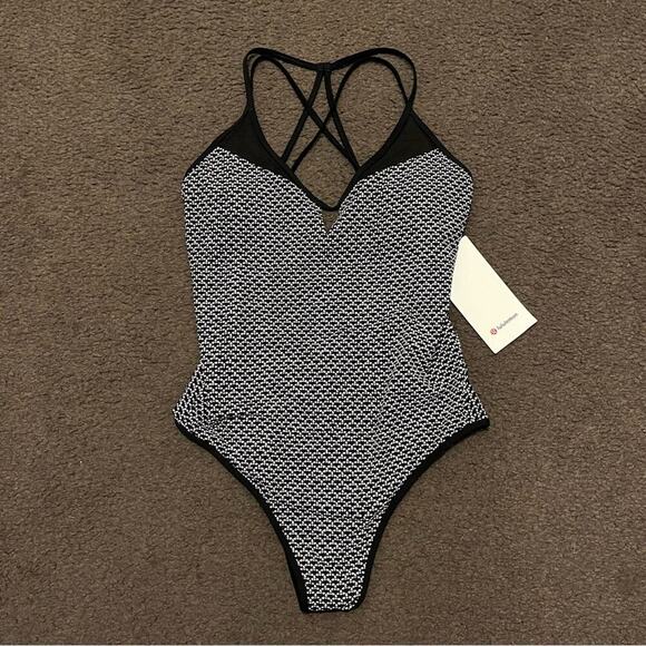 Lululemon Wave Wonderer One Piece Bathing Suit Monochromic Black Emboss NWT - Picture 3 of 9